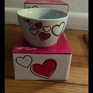 Lots of 3 T mobile mugs